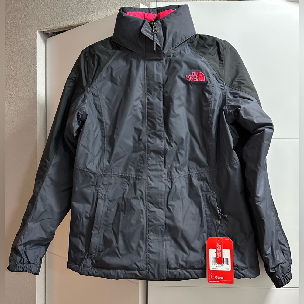 The North Face Resolve Insulated Jacket, Vanadis Asphalt Gray Hot Pink Med NWT